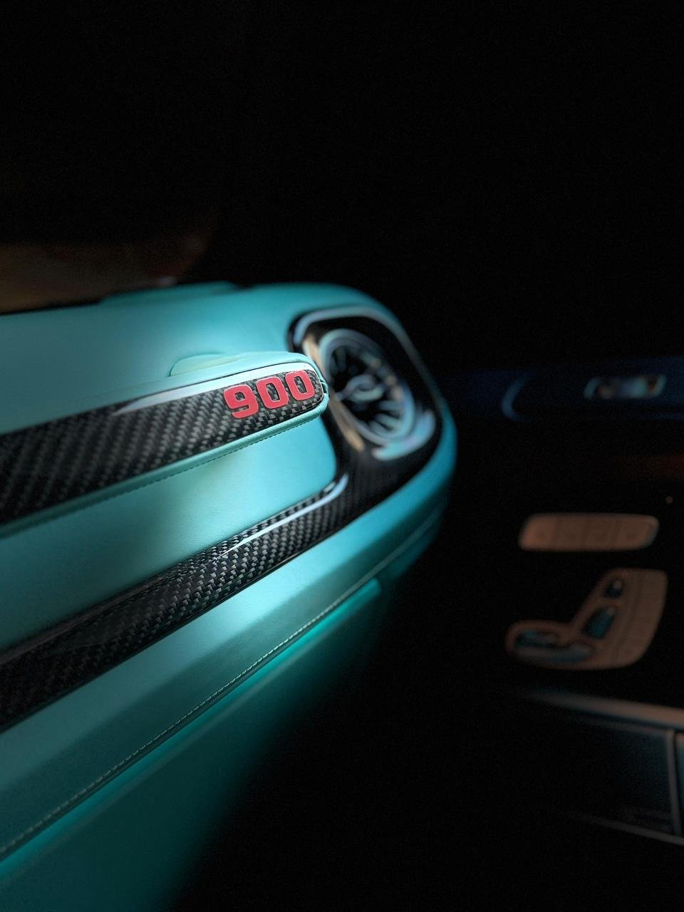 Mercedes-Brabus-G900 Rocket